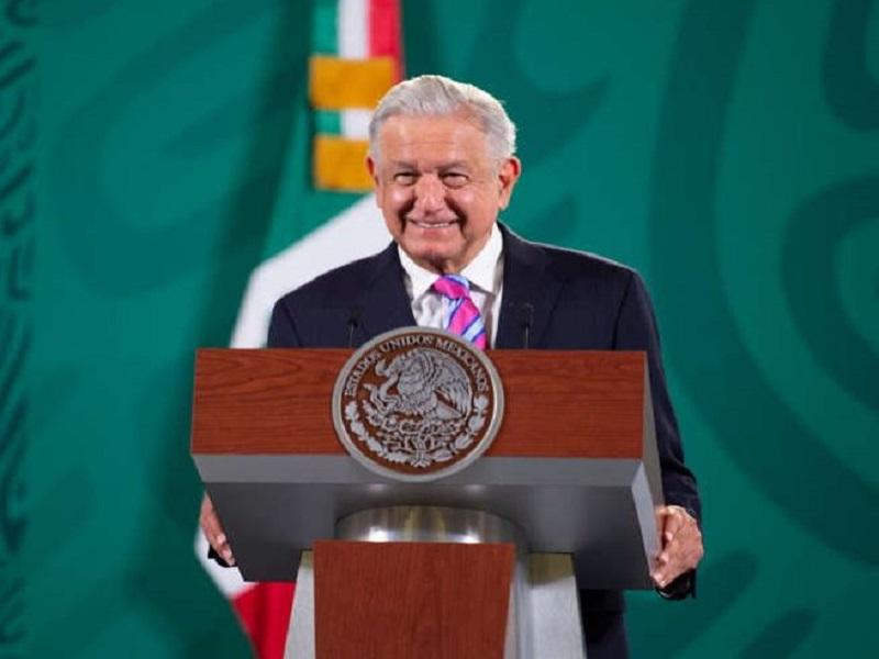 Baja a 65 a&ntilde;os la edad necesaria para recibir pensi&oacute;n de mil 550 pesos mensuales