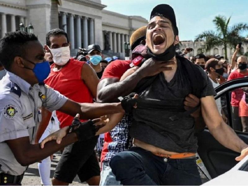 Renuncia viceministro del Interior de Cuba por desacuerdo con la represi&oacute;n a manifestantes