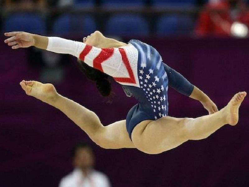 Gimnasta de EU da positivo a COVID-19 en Tokio 