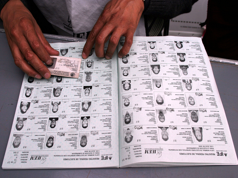 INE e INAI se reúnen para tratar el presunto robo de información del Padrón Electoral