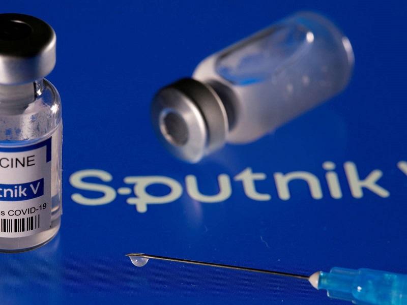 Dos dosis de vacuna Sputnik V erradican contagio de COVID-19, según estudio