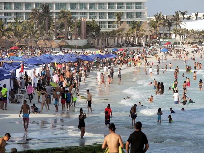 Delta explota tercera ola de COVID-19 en Cancún y Los Cabos 