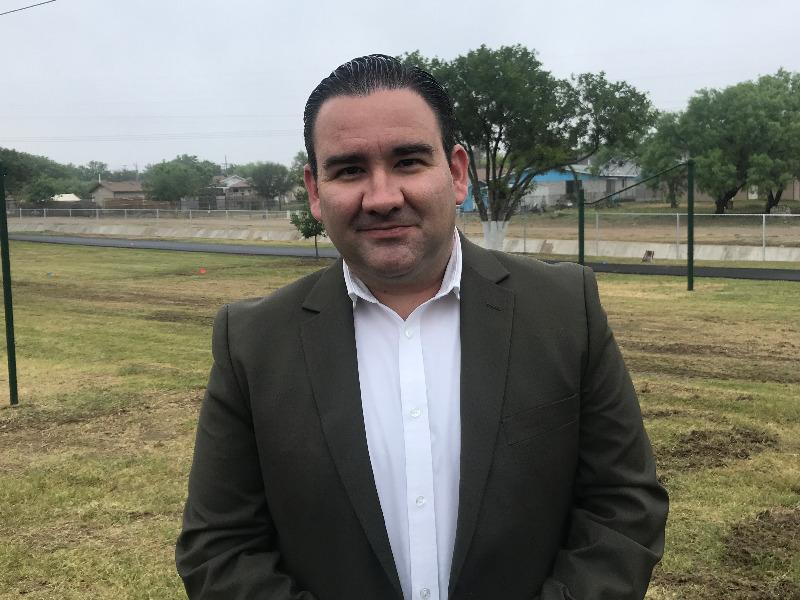 Perfilan a exMayor de Eagle Pass, Ramsey English Cantu, como candidato a juez del condado de Maverick
