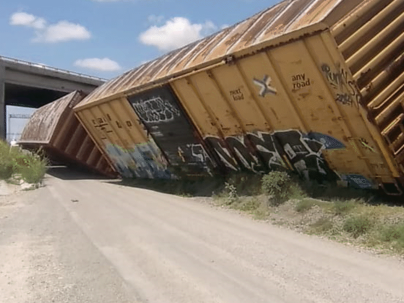 Descarrilan 5 vagones del tren en R&iacute;o Escondido en Nava tras atropellamiento de migrante en Piedras Negras 