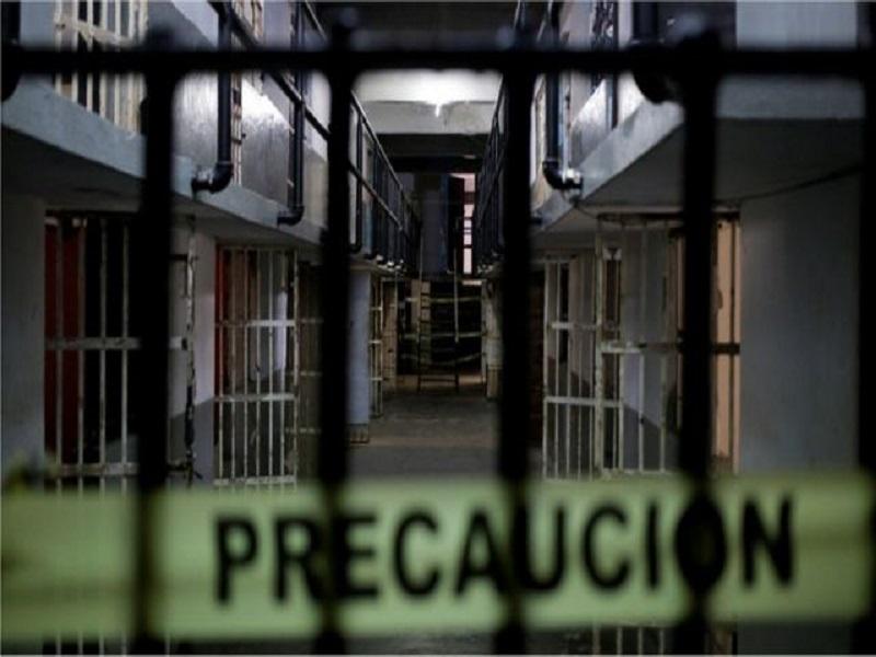 AMLO prepara decreto para liberar a presos mayores de 75 años, sin delitos graves y torturados