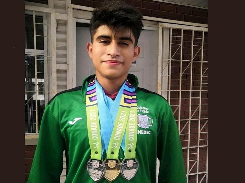 El joven nigropetense Christopher Santiago P&eacute;rez Villarreal gana el campeonato nacional de levantamiento de pesas (video)