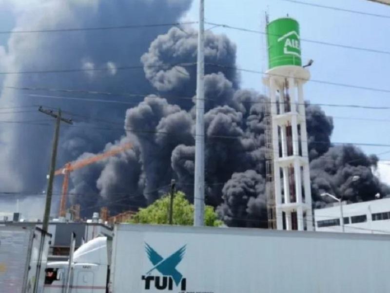 Fuerte explosión en compañía en Santa Catarina causa ...