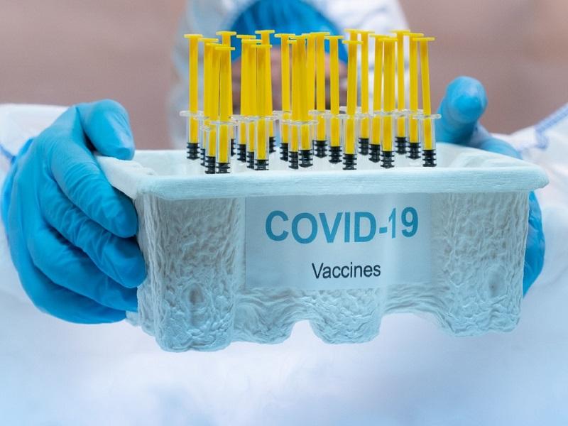 Pfizer y Moderna suben el precio de sus vacunas antiCOVID, según Financial Times
