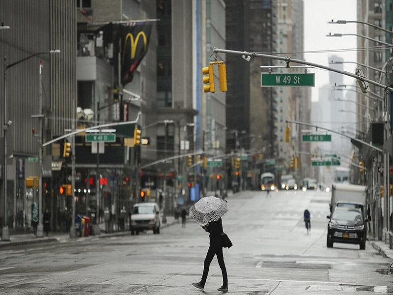 Descarta EUA volver a confinamientos pese a aumento de casos de COVID-19