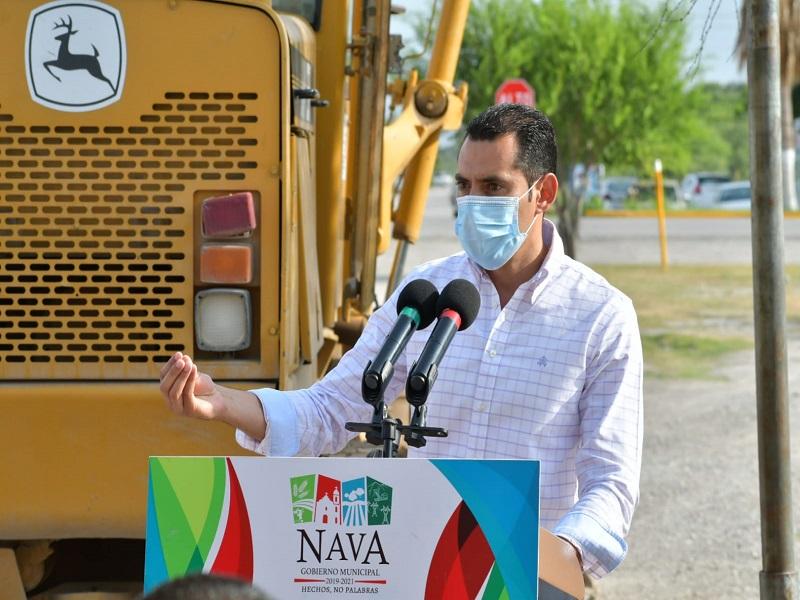 Inicia pavimentaci&oacute;n de la calle Arramberri en Nava