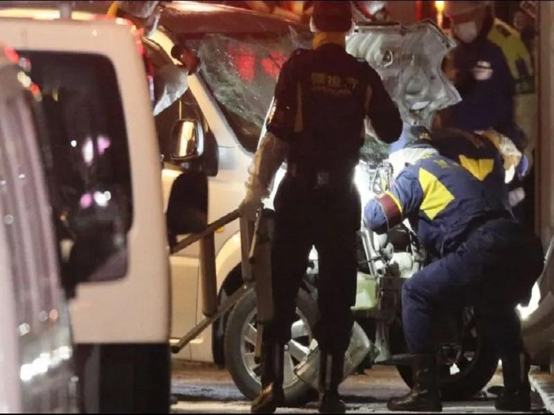 Hombre ataca con cuchillo a pasajeros en tren de Tokio, hay varios heridos