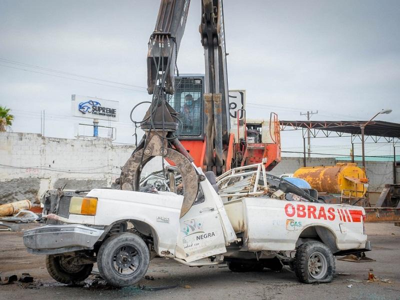 Inician en Piedras Negras la destrucci&oacute;n de las 16 unidades dadas de baja por inservibles 
