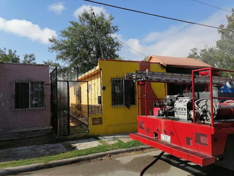 Dejan veladora prendida y se incendia domicilio en Piedras Negras (video)