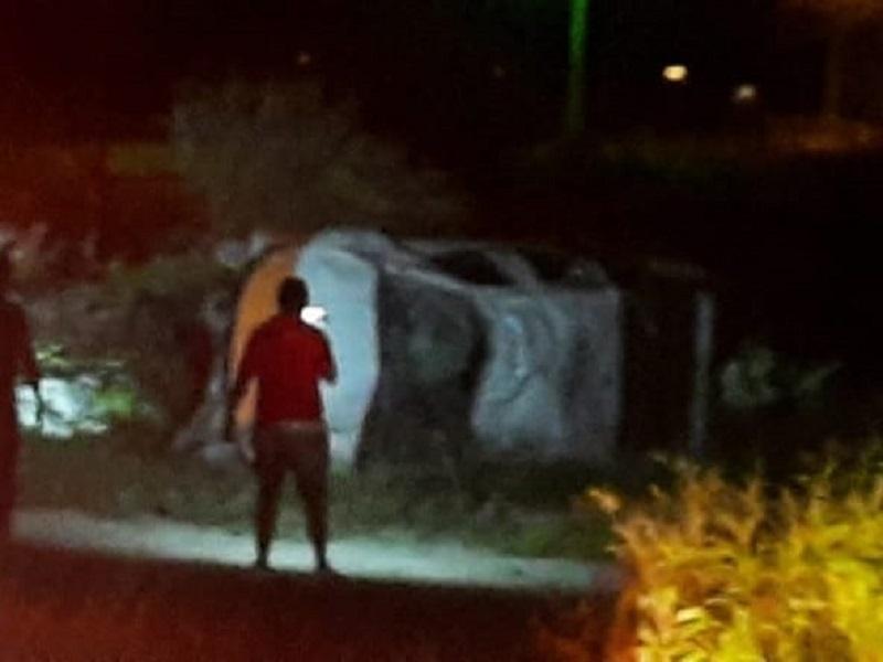 Hombre sufre volcadura en la carretera 2 Piedras Negras-Ciudad Acuña