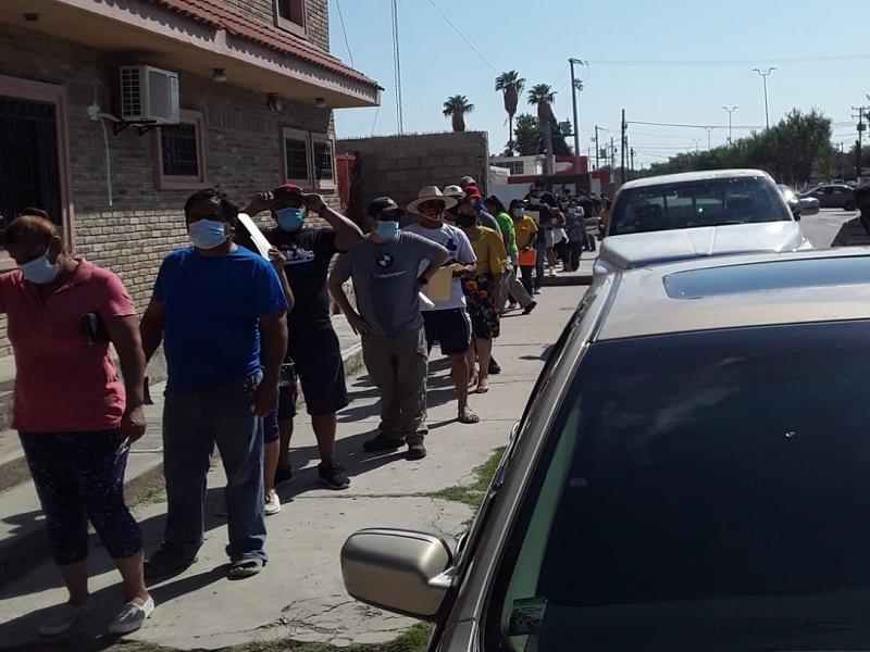 Largas filas se registraron este domingo en módulos de vacunación en Piedras Negras (video)