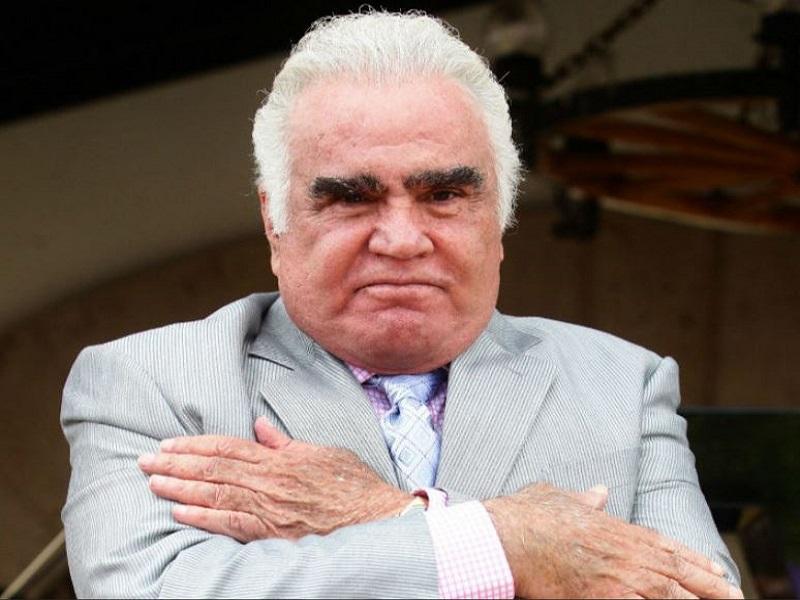 Vicente Fern&aacute;ndez sigue grave, intubado, se comunica por parpadeos 