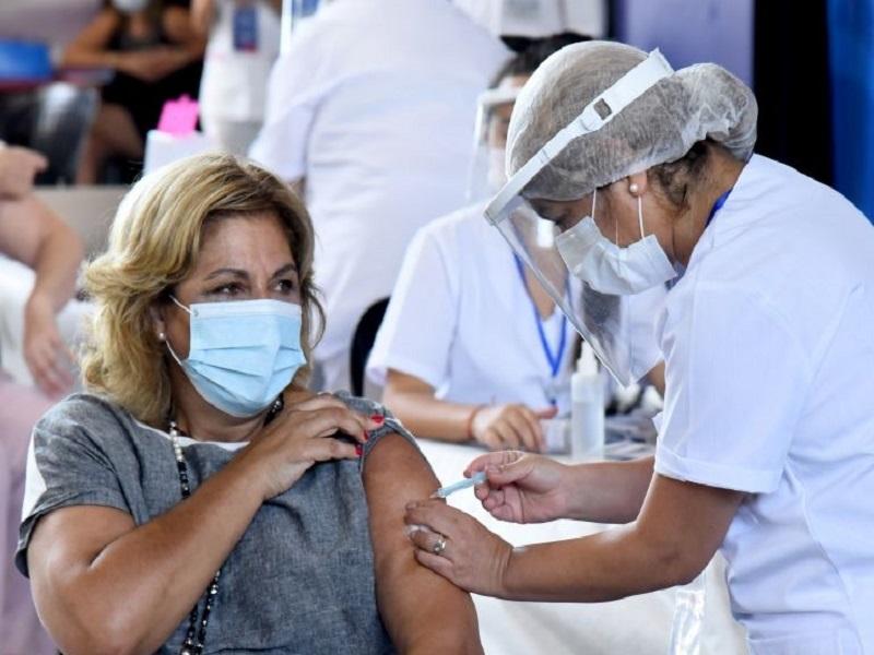 Vacunarán con segunda dosis el lunes en Jiménez a personas de 40 a 49 años