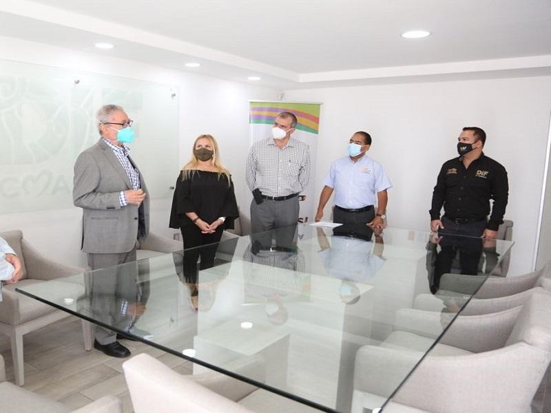 Entrega Marcela Gorg&oacute;n donativo a organismos de la sociedad adheridos al programa AMA