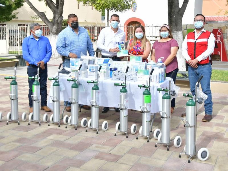 Entregan equipo y medicamento a Bomberos y centro de salud del municipio de Nava