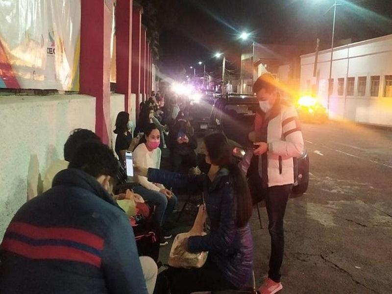 Pagan hasta mil pesos por un lugar para vacunarse contra el COVID-19 en Morelia