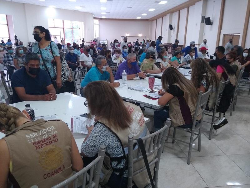 Saturan interesados registros en Programa de 65 y M&aacute;s en Piedras Negras