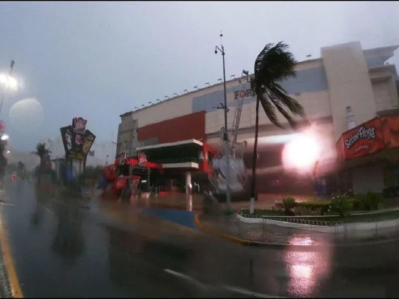 Grace se degrada a tormenta tropical y deja sin luz m&aacute;s de 180 mil en Quintana Roo y Yucat&aacute;n