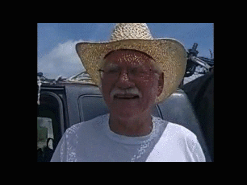 No ha sido detenido el septuagenario que asesin&oacute; a su esposa en Texas, hallaron el arma homicida en el estacionamiento de Walmart en Eagle Pass