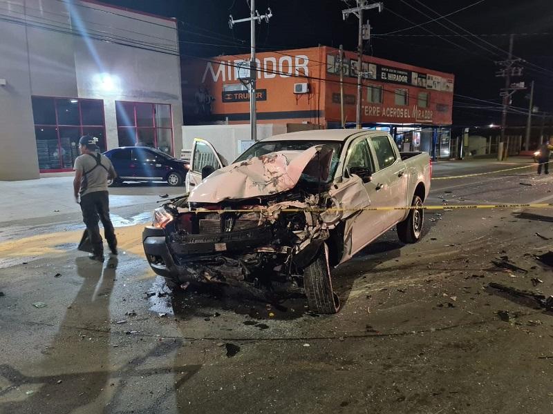 Ebrio conductor provoca fuerte accidente automovil&iacute;stico en el fraccionamiento San Felipe