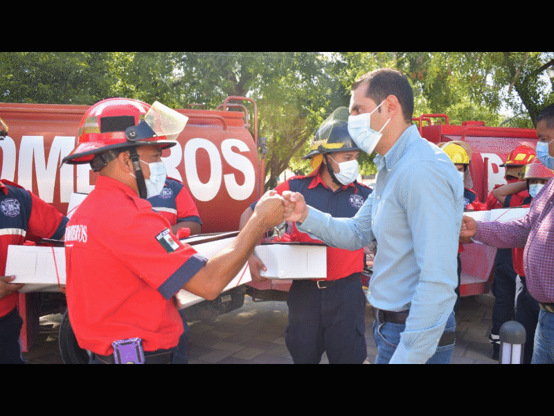 Entregan reconocimientos a bomberos de Nava 