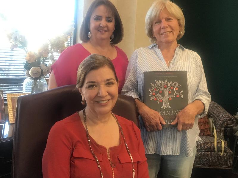 Fundaci&oacute;n de la Biblioteca de Eagle Pass present&oacute; el libro So&ntilde;ar en Plata de la investigadora y escritora local Penny Chitum Morril