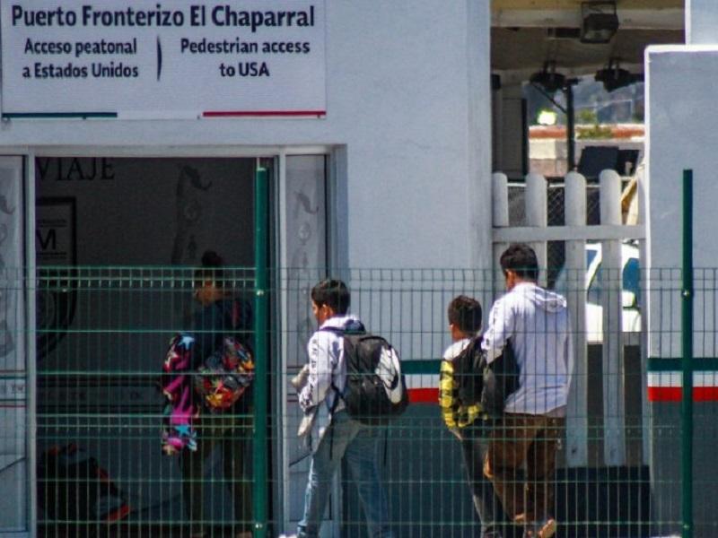 Corte Suprema de EU ordena restablecer el programa Quédate en México 
