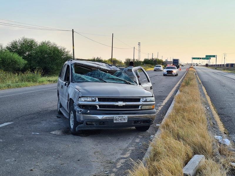 Tres personas lesionadas deja volcadura en la carretera 57 en el tramo Piedras Negras - Nava
