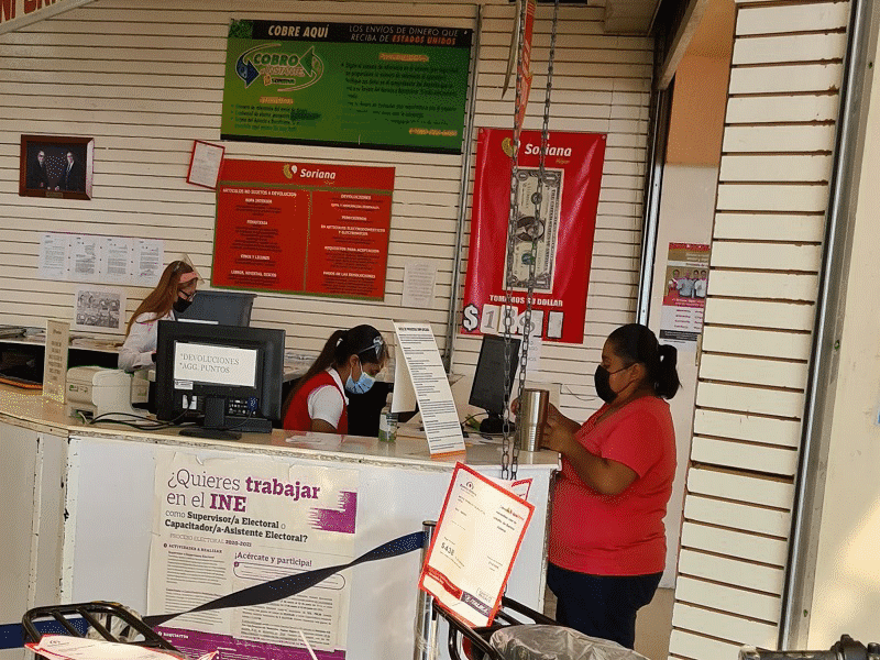 Solo cuando no tenemos dinero en las cajas no pagan a tiempo las remesas en centro comercial