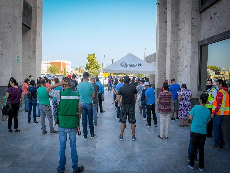 En un par de horas se agot&oacute; en Piedras Negras el registro para la segunda vacunaci&oacute;n binacional 
