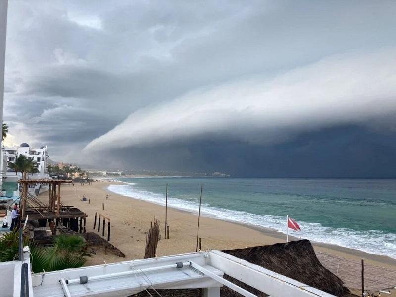 Olaf se degrada a tormenta tropical tras tocar tierra en Baja California Sur 