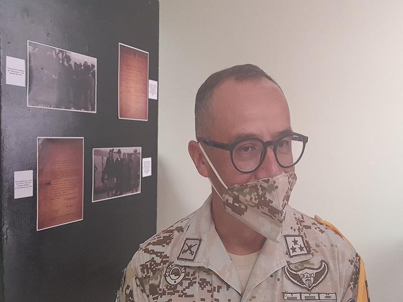 Invita coronel del 12 Regimiento a conocer el trabajo del Ej&eacute;rcito a trav&eacute;s de la exposici&oacute;n 200 A&ntilde;os de Lealtad (video)