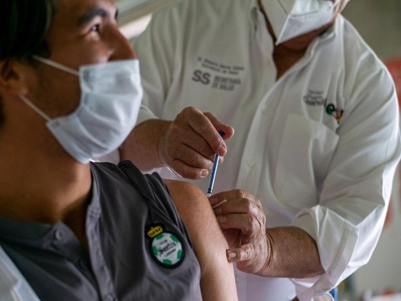 Aplica Salud Coahuila vacuna antiCovid a jugadores del Club Santos