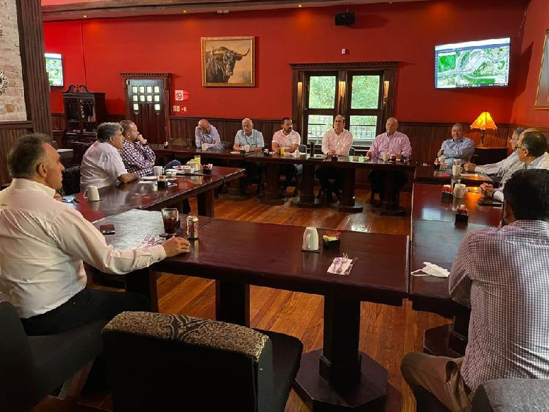 Reabrir&aacute;n pronto cruce de mexicanos en puentes internacionales, analizan mejorar tr&aacute;fico autoridades de Piedras Negras e Eagle Pass