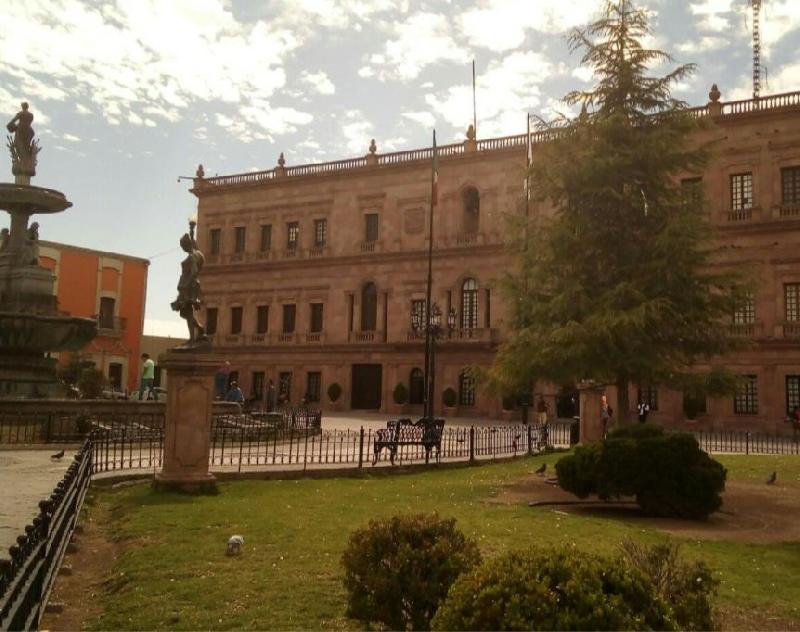 Cierran vialidades en Saltillo previo a la ceremonia de Grito de Independencia de MARS