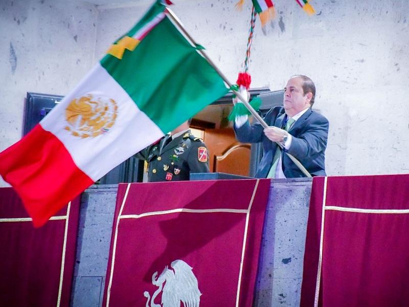 Nigropetenses gritan ¡Viva México! desde casa por la pandemia; alcalde CBG encabeza sobria ceremonia