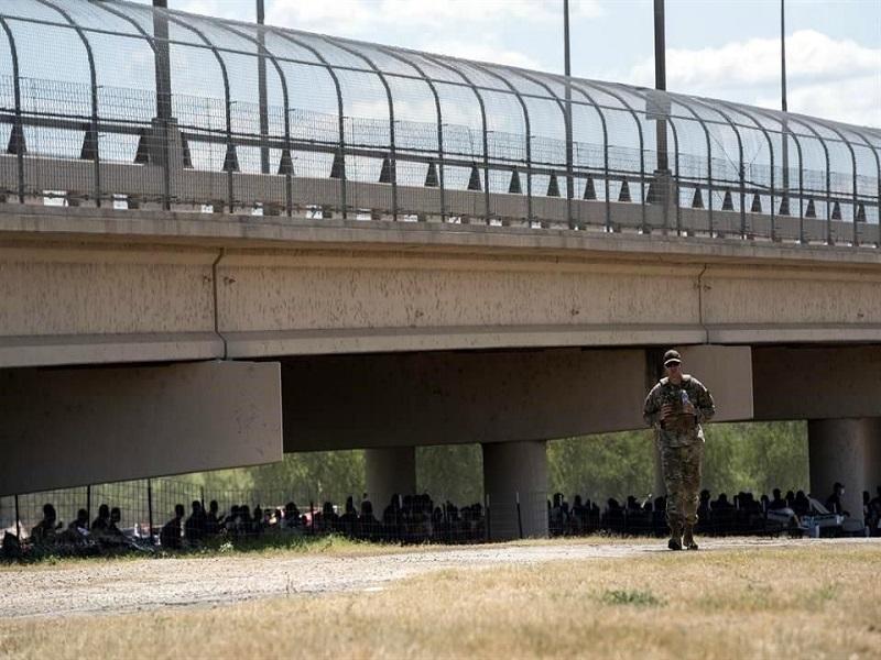 Hay más de 9 mil migrantes hacinados bajo el Puente Acuña-Del Río