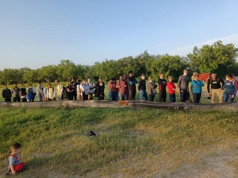 Por Eagle Pass cruzan a diario de 500 a mil indocumentados, el gobierno de Biden tiene que ser m&aacute;s agresivo: Mayor 