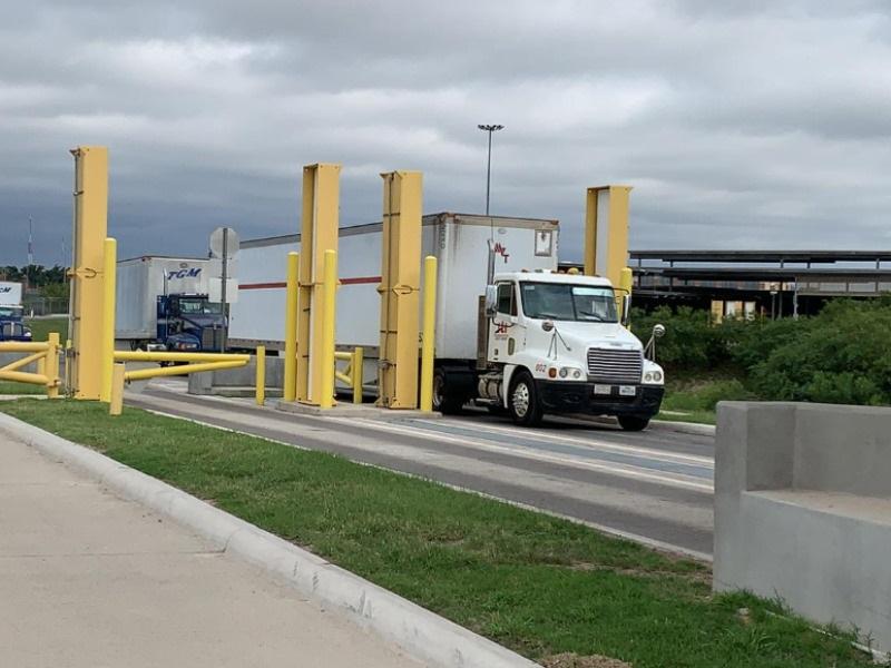 Director de Aduanas de Eagle Pass pide a aduanales incrementar hasta 300 cruces los domingos
