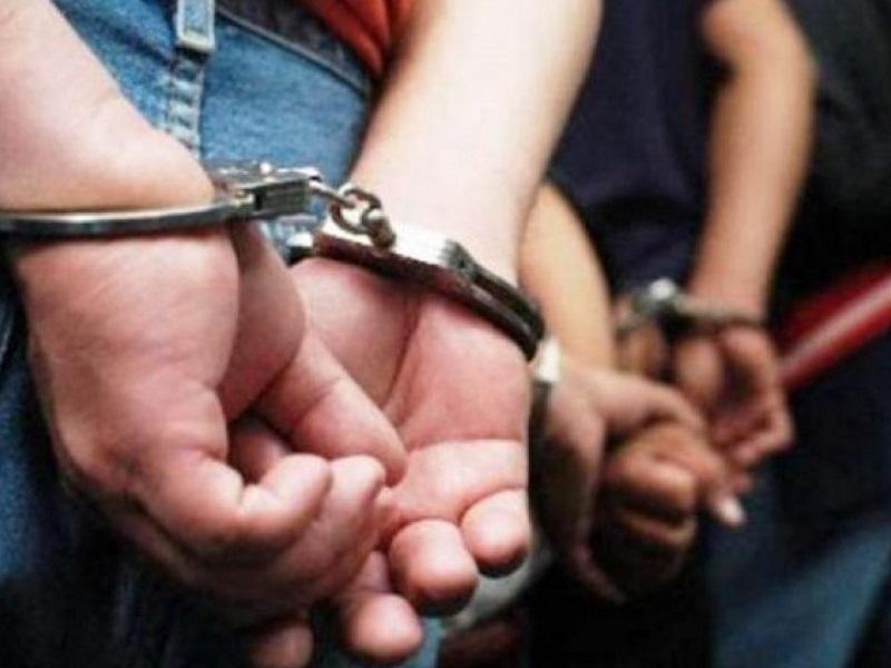 Arrestan a dos menores traficantes de indocumentados a la salida de Eagle Pass