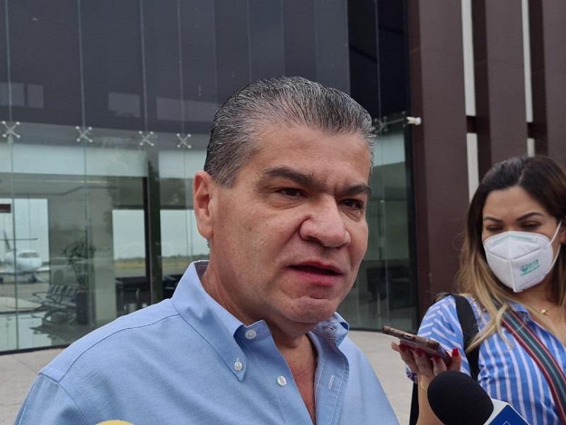 Que no los enga&ntilde;en, no van a cruzar; jur&iacute;dicamente no pueden acceder a lo que est&aacute;n buscando, advierte MARS a migrantes