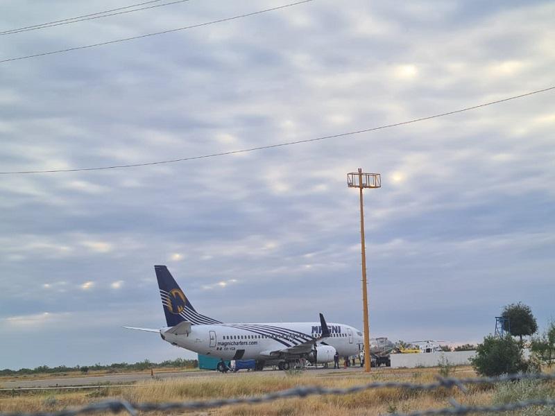 Repatrian a 103 migrantes m&aacute;s desde aeropuerto de Piedras Negras (video)