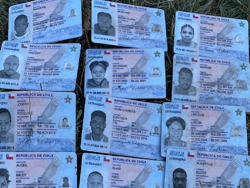 Miles de haitianos llegaron a Texas desde Chile y Brasil, ah&iacute; trabajaban y viv&iacute;an como refugiados, revelan c&eacute;dulas de identidad