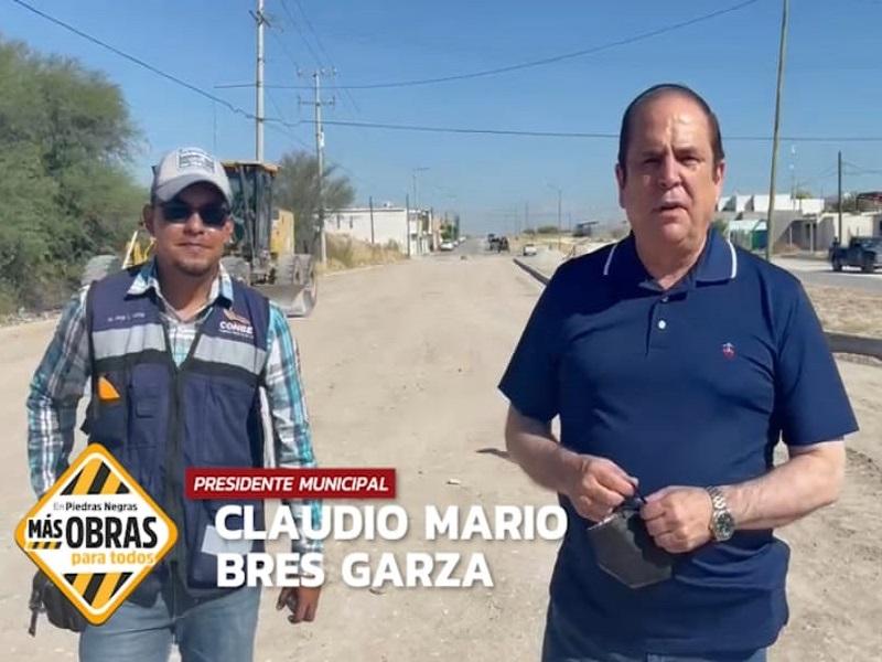 Siguen las obras en Piedras Negras; pavimentan tramo de la Avenida Mar de Cort&eacute;s que ten&iacute;a m&aacute;s de 10 a&ntilde;os en terracer&iacute;as (video)