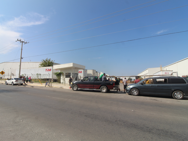 Trabajadores toman instalaciones de maquiladora en Acu&ntilde;a, temen huida de due&ntilde;os tras paro t&eacute;cnico