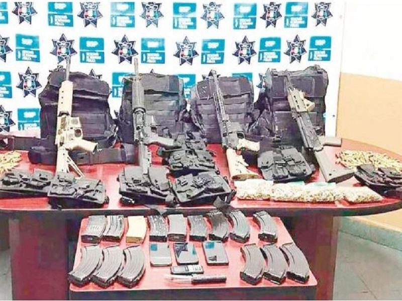 Decomisan arsenal en la Ribere&ntilde;a, hombres armados viajaban de Nuevo Laredo a Piedras Negras